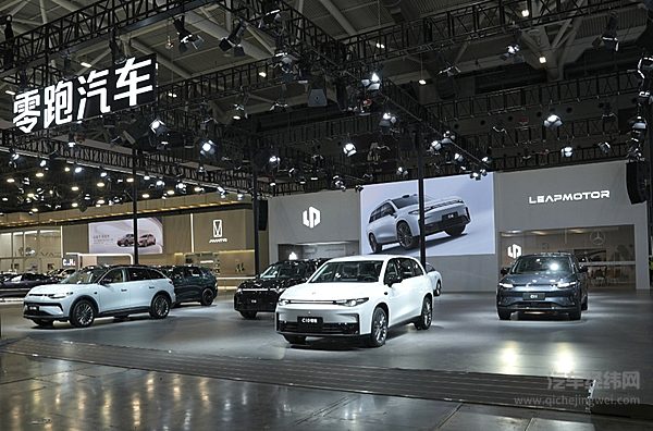 15万出头可入手 阿尔法T5比零跑C11差在哪里？