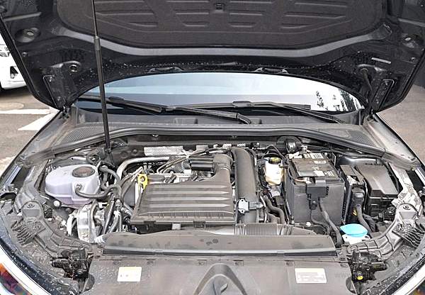 车标比硬件更贵吗 入门级豪车的到底值不值得买？