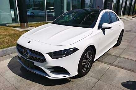 车标比硬件更贵吗 入门级豪车的到底值不值得买？