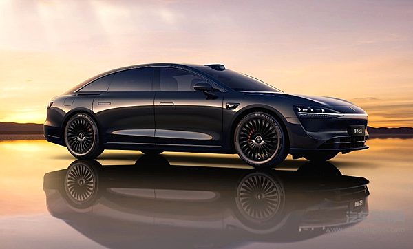 30万级纯电C级车对决 享界S9与腾势Z9谁更强？