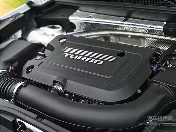 豪华与极致性能之间，差一个Vday性能秀