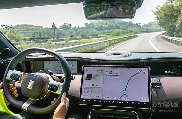 鸿蒙座舱+ADS 2.0智驾 阿维塔11能否借华为崛起？