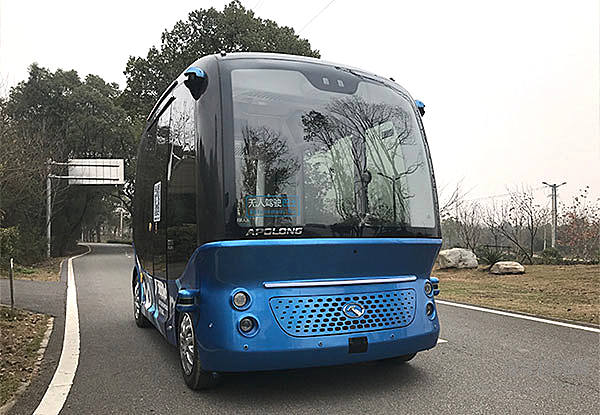 汽车界开始“头脑风暴” 够聪明才能解放双手！