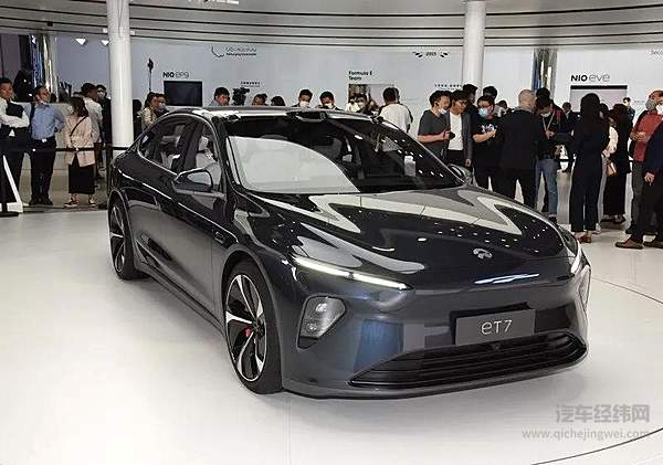 一辆会思考的汽车 or 一台会行走的超级计算机？