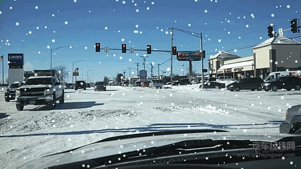 冰雪路面上四驱不如两驱？真的假的？