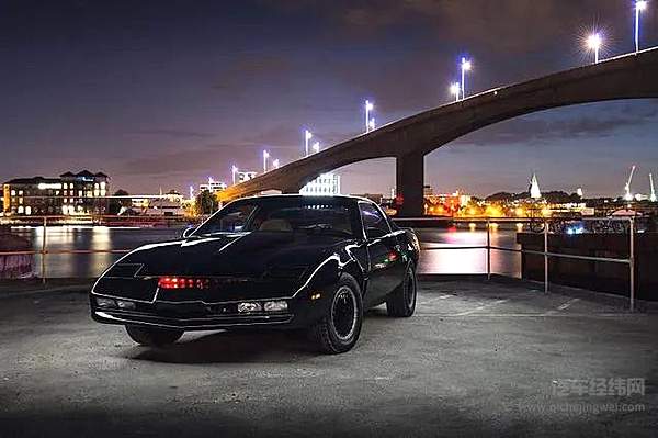 《霹雳游侠》中的汽车角色KITT