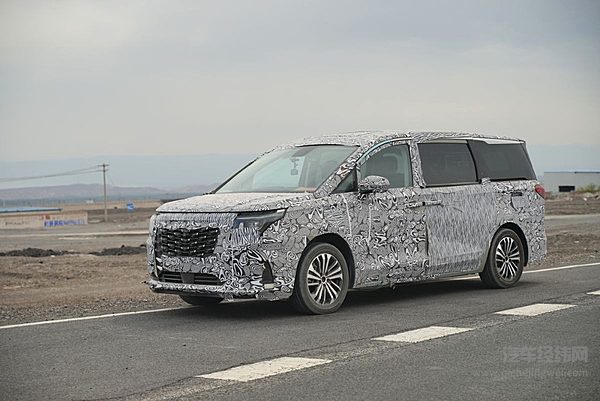 腾势D9之后新玩家入场？疑似江淮新MPV谍照曝光