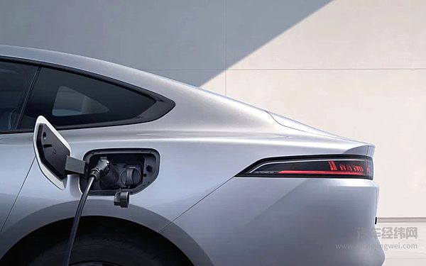 安全有“标”答！2025款东风奕派eπ007率先通过国家充电安全新规认证