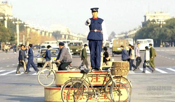 古董车乐园 原来街上跑的老车怎么迅速消失了