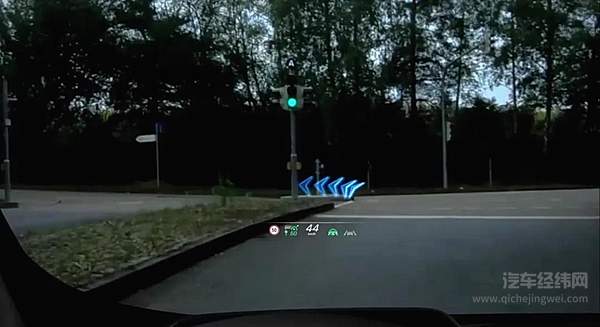 奔驰S级意外完成全球首发 全新大屏遭曝光！