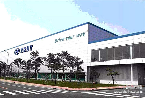 一半海水一半火焰，各派系车企产能布局进退图鉴