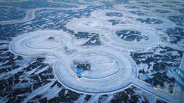 在冰面一次解锁6大F1赛道 我“漂”了