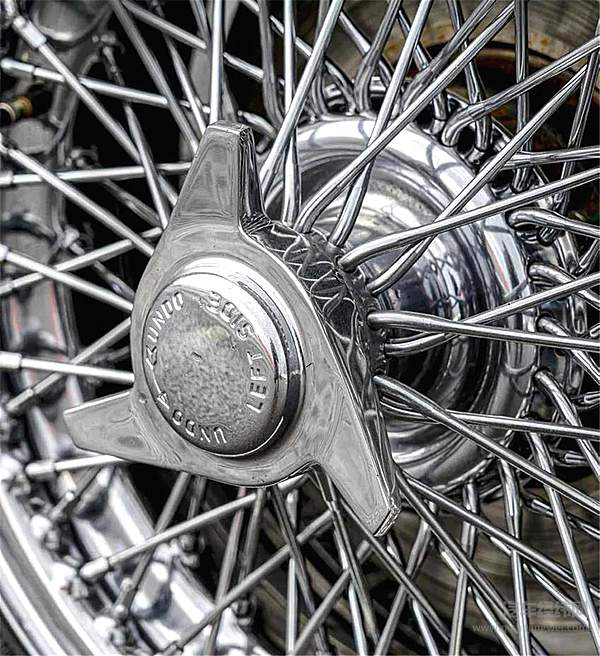 4500小时打造007座驾 竟然藏着这么多秘密“武器”！