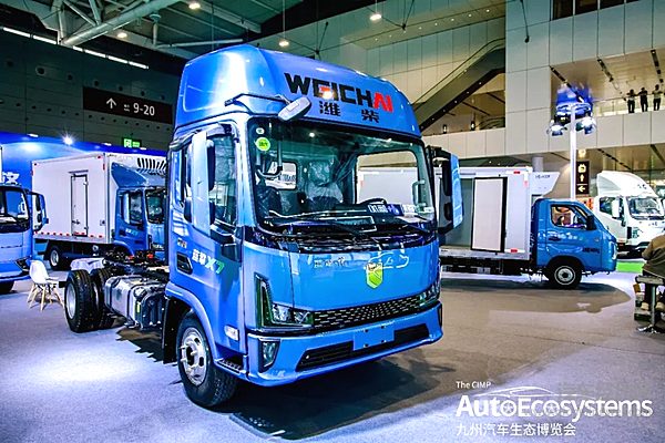 九州汽车生态博览会盛大启幕，首日超10万人前来观展！