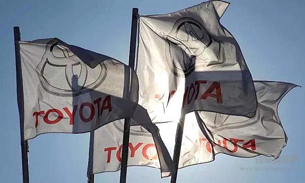 全球“芯荒”冲击下，为何丰田能独善其身