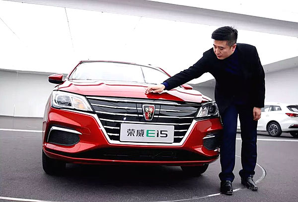 在互联网汽车领域淘到“第一桶金”之后，上汽乘用车又将推出“新物种”