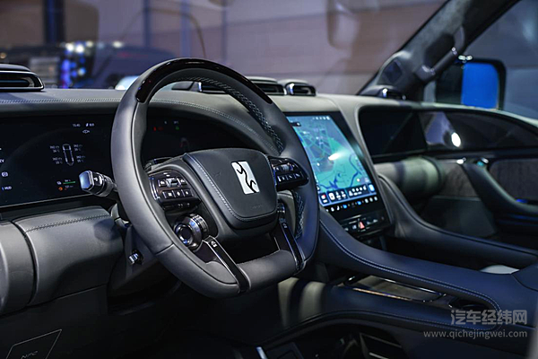 仰望U8、U9、U7亮相成都车展：持续热销 展现顶级技术实力