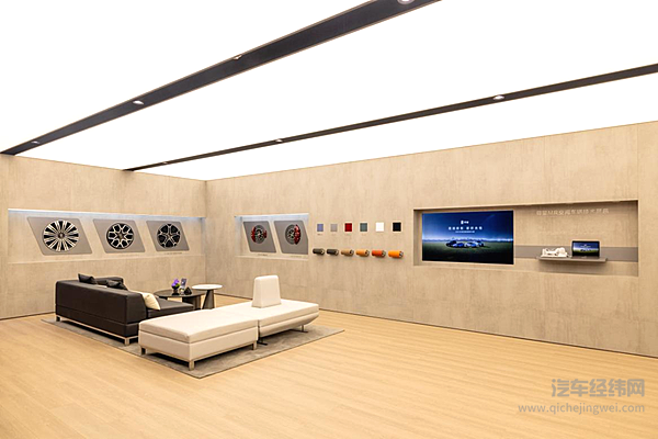 仰望U8、U9、U7亮相成都车展：持续热销 展现顶级技术实力