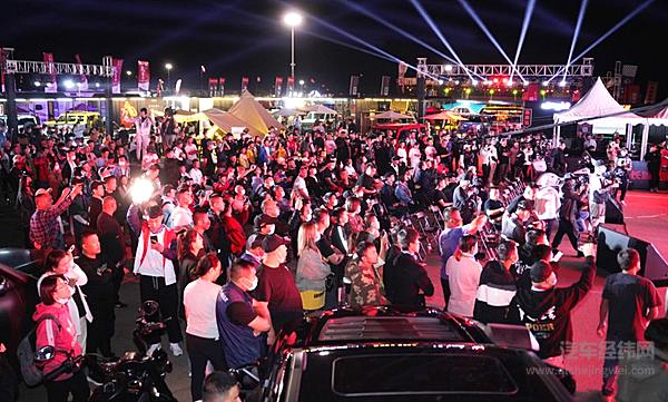 黑弹、旅装炮正式交车 长城炮阿拉善玩转皮卡车生活