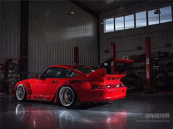 赛车与改装车的区别，其实是两者压根不是一个物种！