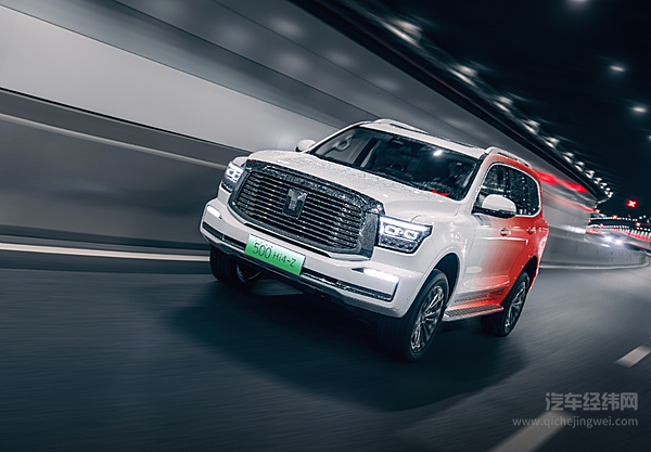 售价定位都相近 坦克500Hi4-Z和方程豹豹8谁更硬核？