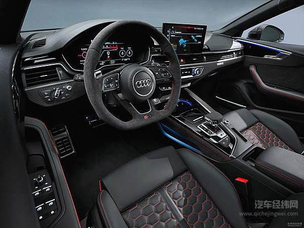 奥迪RS5 Sportback 以3.8秒破百尽显暴力美学