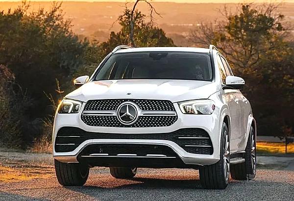 2022款奔驰GLE与宝马X5接连登场 再次上演贴身肉搏战