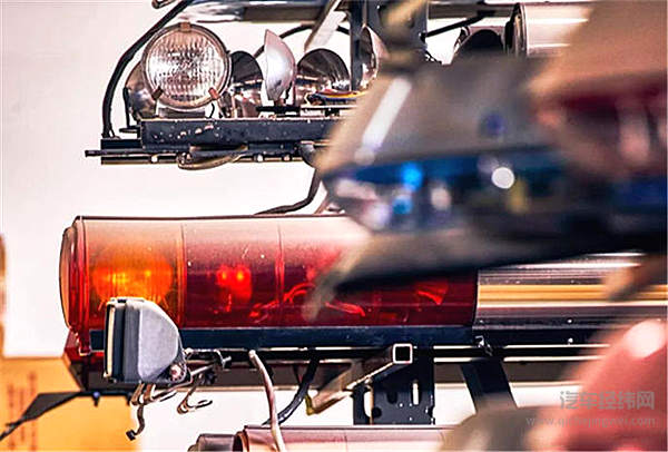 没有这些车和人，恐怕就没有那些你爱看的好莱坞大片了