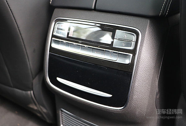 上汽荣威RX8让2018世界杯开幕的那一天很有感觉