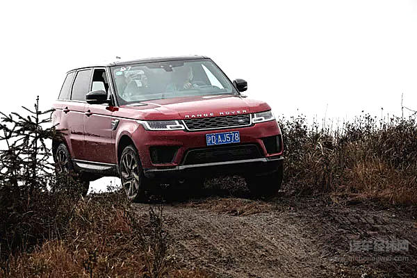 当路虎推出第一辆混动p400e，它还能玩越野吗？