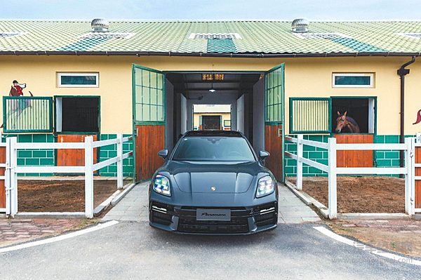 保时捷2025财年利润暴跌92.7% 启动战略转型坚守高端定位