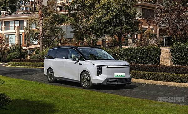 2024“混”得最好的MPV大家9超混、大家7超混全球上市 售价19.99万元起 全维度越