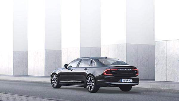 拼配置、拼价格 新款沃尔沃S90售价下探40万元