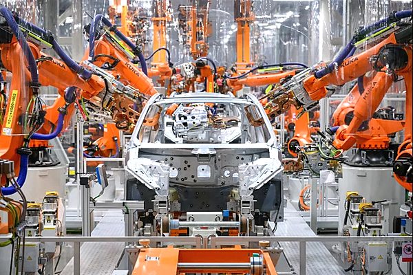 央视新闻报道奥迪一汽新能源公司生产基地 点赞“硬核”智造实力