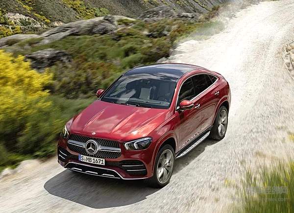 奔驰 不需要讲武德！