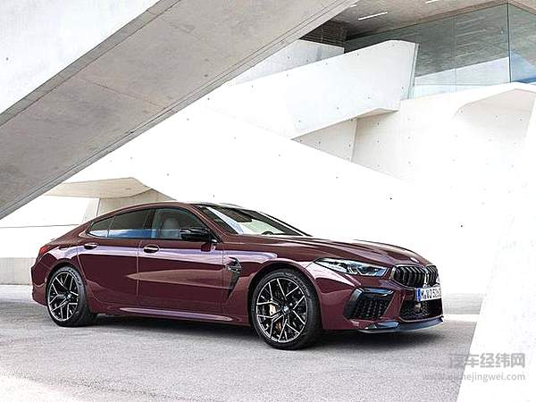 旗舰版中的“旗舰版” 全新宝马M8四门轿跑3.2秒破百