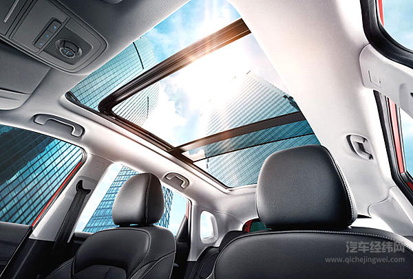 11.88万坐拥“全能SUV大神” 荣威RX3乘胜推新款