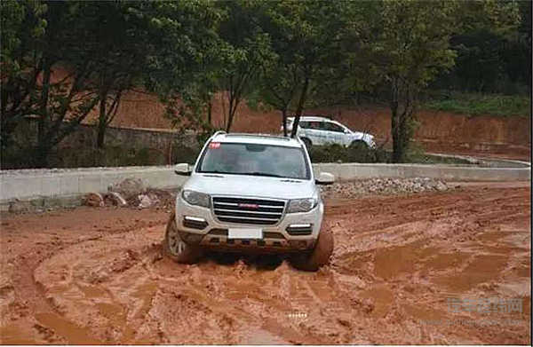 长城汽车在哈弗H8上遭遇挫折