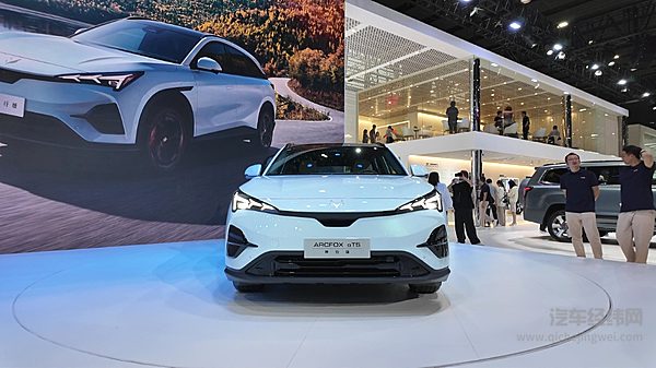 颠覆性升级！极狐新阿尔法T5搭载5C神行超充 十五万级市场迎来实力破局！