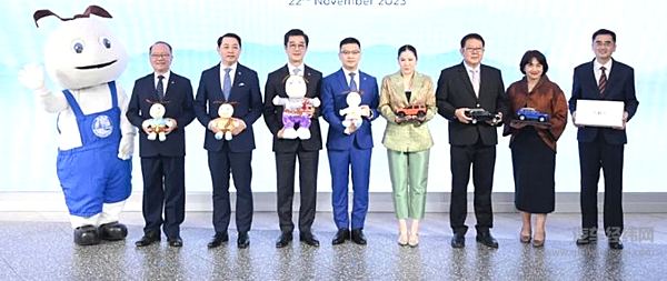 长城汽车与泰国国家旅游局互赠礼物