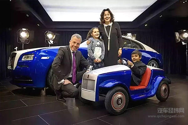 果然是别人家的童年！坐迈凯伦开布加迪……