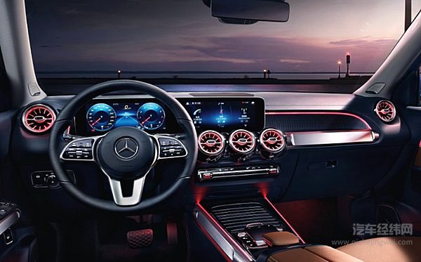 30万元级别豪华紧凑型SUV正面PK 奔驰GLB比奥迪Q3差在哪里？