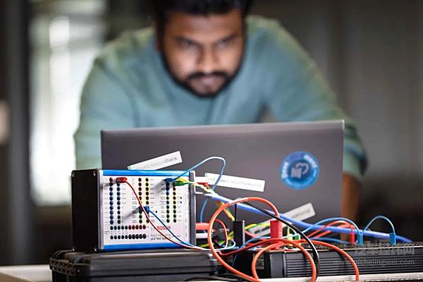 博世整合汽车通用软件研发