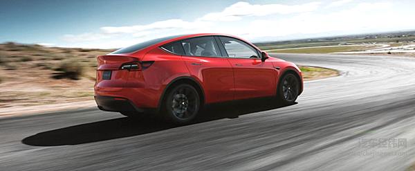 传统厂商的反击 福特Mustang Mach-E能否挑战特斯拉Model Y？