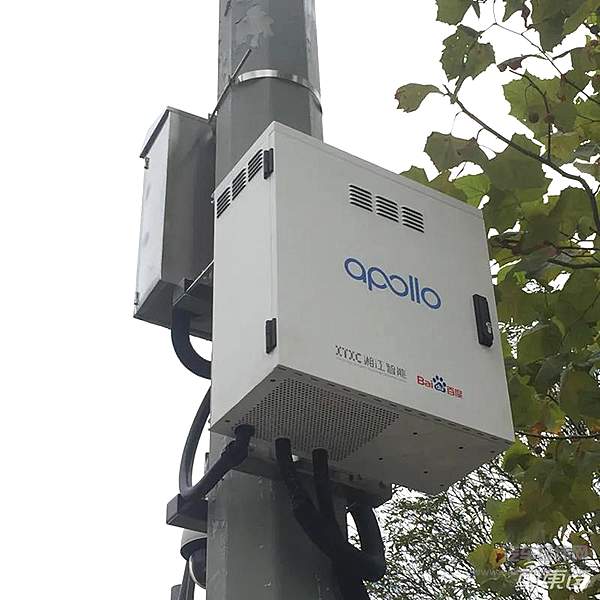 百度Apollo在道路上部署的智能计算单元