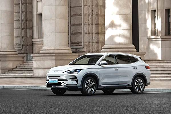 比亚迪宋LDM-i与宋PLUSDM-i双车齐发 13.58万元起售 见证SUV全新顶流