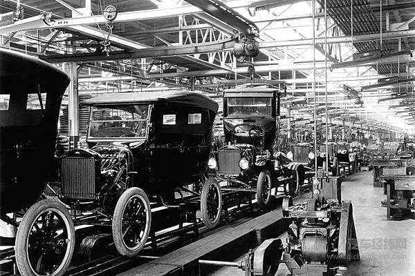 为什么车厂给颜色起了一千个名字 也出不了一个暗夜绿