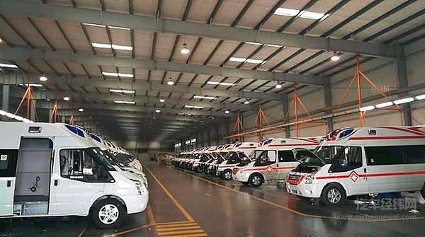 负压救护车：守护生命的“昂贵口罩”