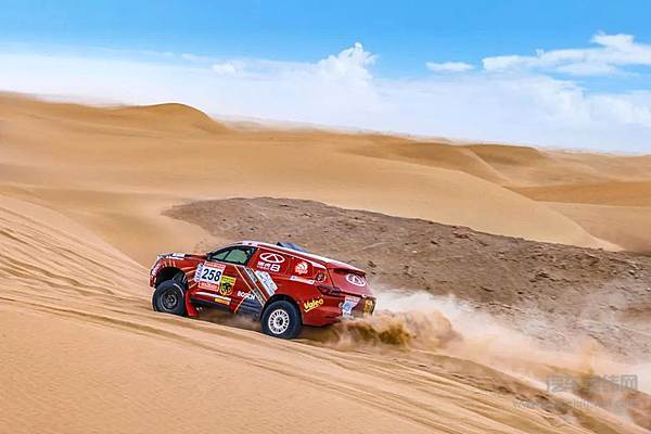 唯一家用城市SUV赢战2023环塔瑞虎8冠军家族领跑汽油量产组成功夺冠