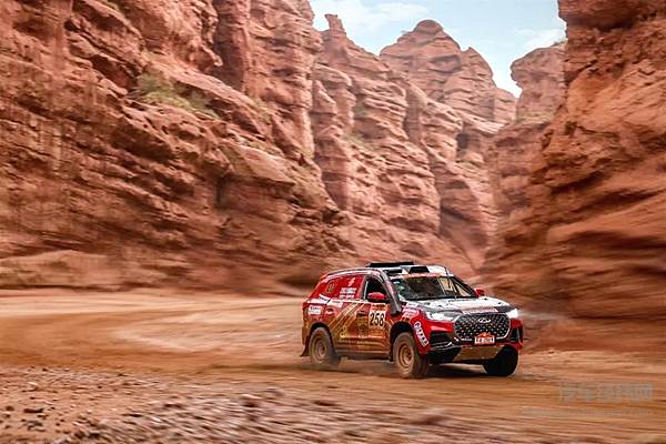 唯一家用城市SUV赢战2023环塔瑞虎8冠军家族领跑汽油量产组成功夺冠